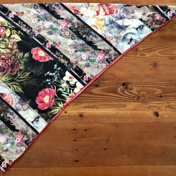 New Floral Fancy Scarf - Picture 4 of 7